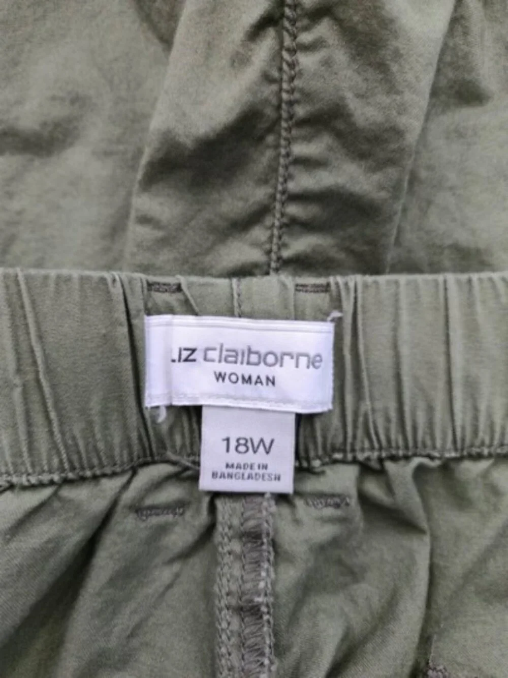 NWOT Liz Claiborne Army Green Utility Shorts 18W